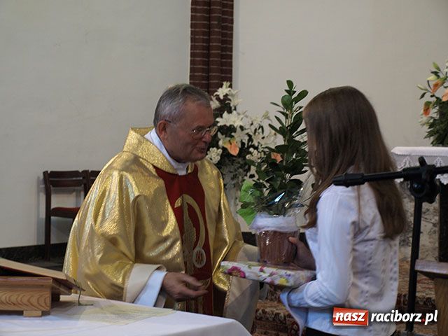 Zdjęcie w galerii na portalu naszraciborz.pl: Stara Wieś powitała nowego proboszcza wiadomości z regionu