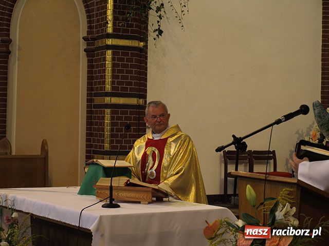 Zdjęcie w galerii na portalu naszraciborz.pl: Stara Wieś powitała nowego proboszcza wiadomości z regionu