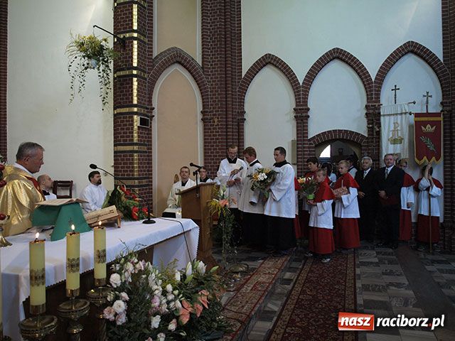 Zdjęcie w galerii na portalu naszraciborz.pl: Stara Wieś powitała nowego proboszcza wiadomości z regionu