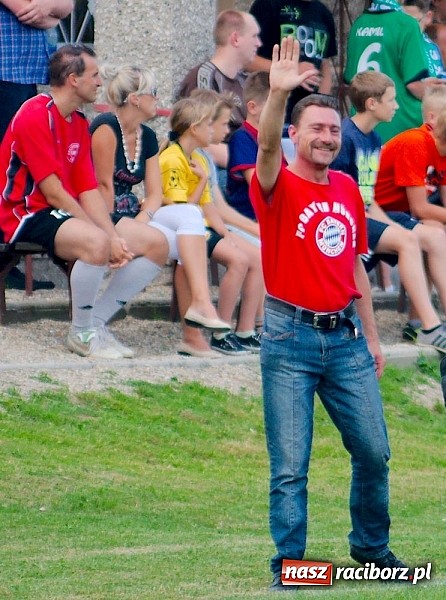 Zdjęcie w galerii na portalu naszraciborz.pl: Oldboje Chałupek obronili trofeum wiadomości z regionu