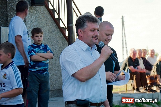 Zdjęcie w galerii na portalu naszraciborz.pl: Oldboje Chałupek obronili trofeum wiadomości z regionu