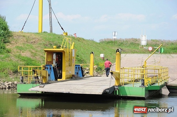 Zdjęcie w galerii na portalu naszraciborz.pl: Prom Ciechowice-Grzegorzowice wczoraj i dziś wiadomości z regionu