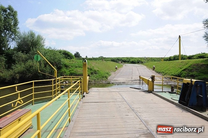 Zdjęcie w galerii na portalu naszraciborz.pl: Prom Ciechowice-Grzegorzowice wczoraj i dziś wiadomości z regionu