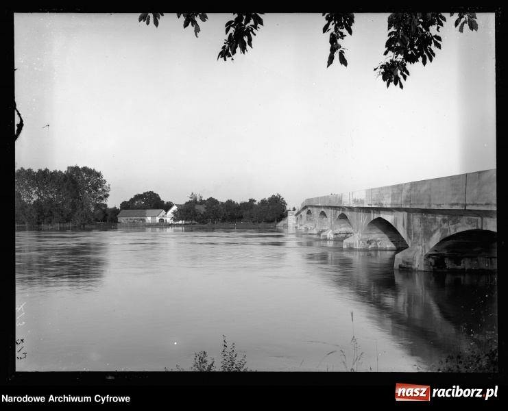 Zdjęcie w galerii na portalu naszraciborz.pl: Prom Ciechowice-Grzegorzowice wczoraj i dziś wiadomości z regionu