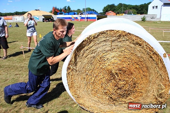 Zdjęcie w galerii na portalu naszraciborz.pl: Świetna zabawa na turnieju sołectw w Rzuchowie. Kornowac z pucharem wójta wiadomości z regionu