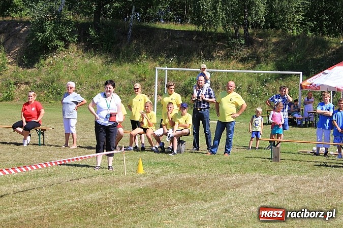 Zdjęcie w galerii na portalu naszraciborz.pl: Świetna zabawa na turnieju sołectw w Rzuchowie. Kornowac z pucharem wójta wiadomości z regionu