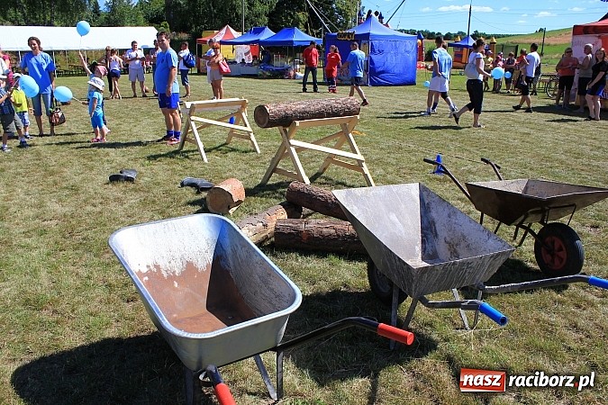 Zdjęcie w galerii na portalu naszraciborz.pl: Świetna zabawa na turnieju sołectw w Rzuchowie. Kornowac z pucharem wójta wiadomości z regionu