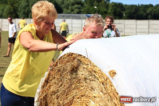 Zdjęcie w galerii na portalu naszraciborz.pl: Świetna zabawa na turnieju sołectw w Rzuchowie. Kornowac z pucharem wójta wiadomości z regionu