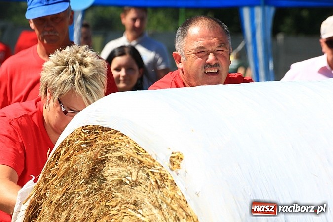 Zdjęcie w galerii na portalu naszraciborz.pl: Świetna zabawa na turnieju sołectw w Rzuchowie. Kornowac z pucharem wójta wiadomości z regionu