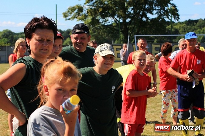 Zdjęcie w galerii na portalu naszraciborz.pl: Świetna zabawa na turnieju sołectw w Rzuchowie. Kornowac z pucharem wójta wiadomości z regionu