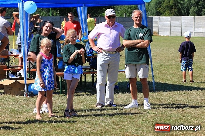Zdjęcie w galerii na portalu naszraciborz.pl: Świetna zabawa na turnieju sołectw w Rzuchowie. Kornowac z pucharem wójta wiadomości z regionu