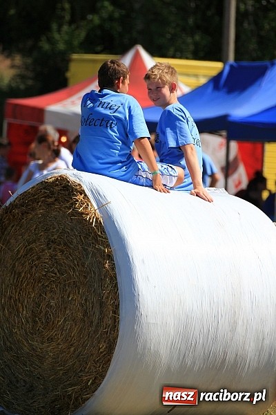 Zdjęcie w galerii na portalu naszraciborz.pl: Świetna zabawa na turnieju sołectw w Rzuchowie. Kornowac z pucharem wójta wiadomości z regionu
