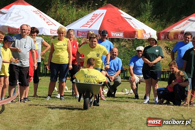 Zdjęcie w galerii na portalu naszraciborz.pl: Świetna zabawa na turnieju sołectw w Rzuchowie. Kornowac z pucharem wójta wiadomości z regionu