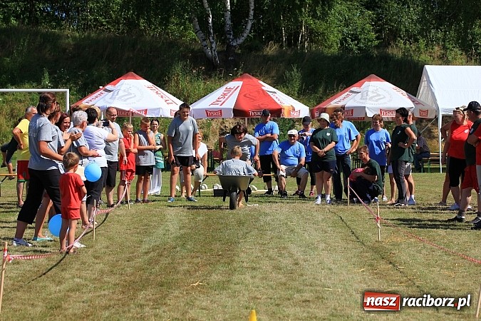 Zdjęcie w galerii na portalu naszraciborz.pl: Świetna zabawa na turnieju sołectw w Rzuchowie. Kornowac z pucharem wójta wiadomości z regionu