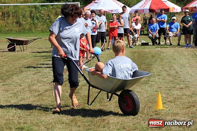 Zdjęcie w galerii na portalu naszraciborz.pl: Świetna zabawa na turnieju sołectw w Rzuchowie. Kornowac z pucharem wójta wiadomości z regionu