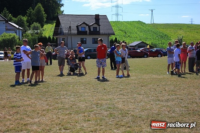 Zdjęcie w galerii na portalu naszraciborz.pl: Świetna zabawa na turnieju sołectw w Rzuchowie. Kornowac z pucharem wójta wiadomości z regionu