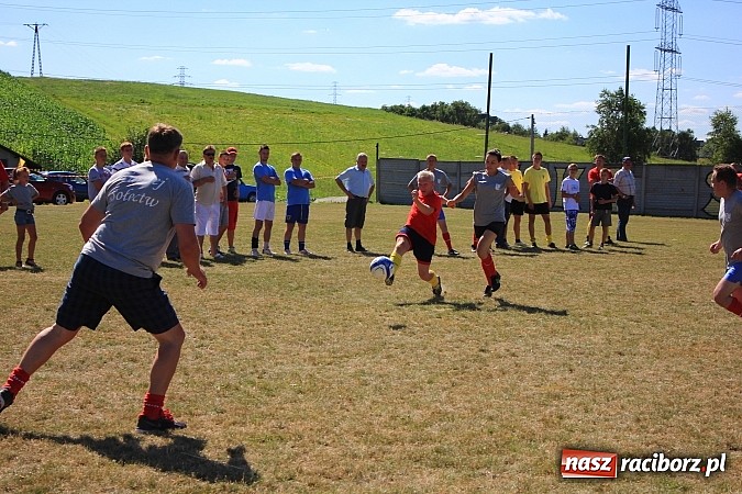 Zdjęcie w galerii na portalu naszraciborz.pl: Świetna zabawa na turnieju sołectw w Rzuchowie. Kornowac z pucharem wójta wiadomości z regionu