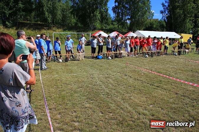 Zdjęcie w galerii na portalu naszraciborz.pl: Świetna zabawa na turnieju sołectw w Rzuchowie. Kornowac z pucharem wójta wiadomości z regionu