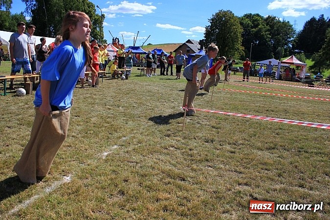 Zdjęcie w galerii na portalu naszraciborz.pl: Świetna zabawa na turnieju sołectw w Rzuchowie. Kornowac z pucharem wójta wiadomości z regionu
