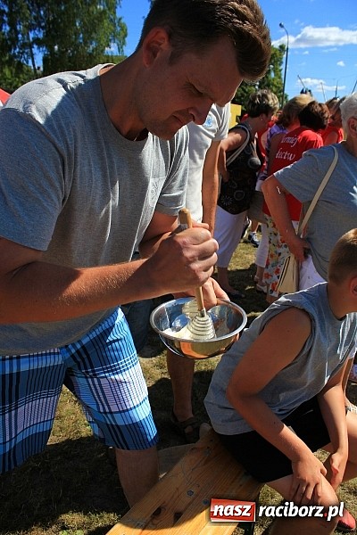 Zdjęcie w galerii na portalu naszraciborz.pl: Świetna zabawa na turnieju sołectw w Rzuchowie. Kornowac z pucharem wójta wiadomości z regionu