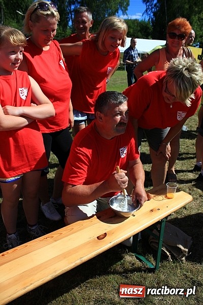 Zdjęcie w galerii na portalu naszraciborz.pl: Świetna zabawa na turnieju sołectw w Rzuchowie. Kornowac z pucharem wójta wiadomości z regionu