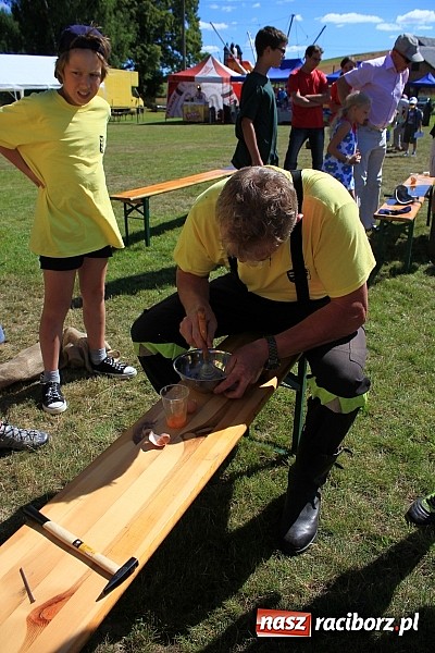 Zdjęcie w galerii na portalu naszraciborz.pl: Świetna zabawa na turnieju sołectw w Rzuchowie. Kornowac z pucharem wójta wiadomości z regionu