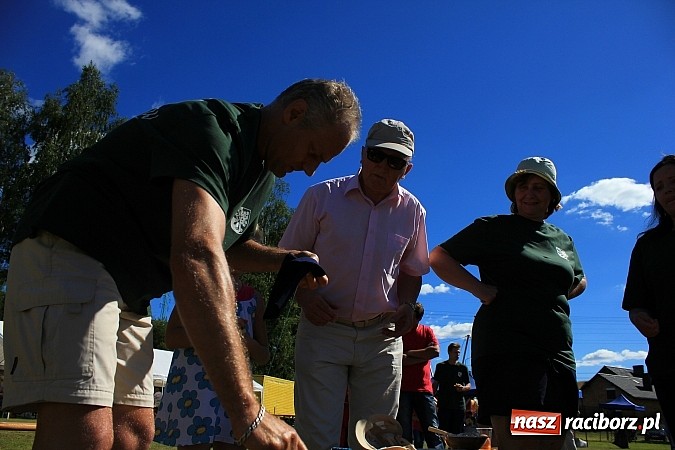 Zdjęcie w galerii na portalu naszraciborz.pl: Świetna zabawa na turnieju sołectw w Rzuchowie. Kornowac z pucharem wójta wiadomości z regionu