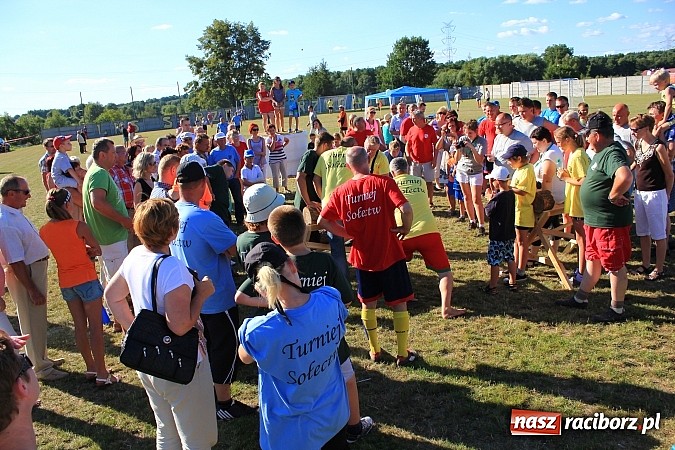 Zdjęcie w galerii na portalu naszraciborz.pl: Świetna zabawa na turnieju sołectw w Rzuchowie. Kornowac z pucharem wójta wiadomości z regionu