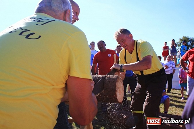Zdjęcie w galerii na portalu naszraciborz.pl: Świetna zabawa na turnieju sołectw w Rzuchowie. Kornowac z pucharem wójta wiadomości z regionu