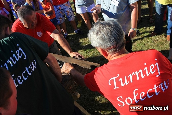 Zdjęcie w galerii na portalu naszraciborz.pl: Świetna zabawa na turnieju sołectw w Rzuchowie. Kornowac z pucharem wójta wiadomości z regionu