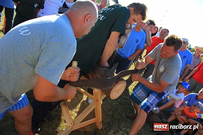 Zdjęcie w galerii na portalu naszraciborz.pl: Świetna zabawa na turnieju sołectw w Rzuchowie. Kornowac z pucharem wójta wiadomości z regionu