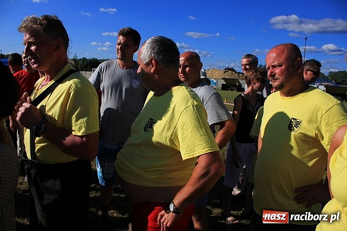 Zdjęcie w galerii na portalu naszraciborz.pl: Świetna zabawa na turnieju sołectw w Rzuchowie. Kornowac z pucharem wójta wiadomości z regionu