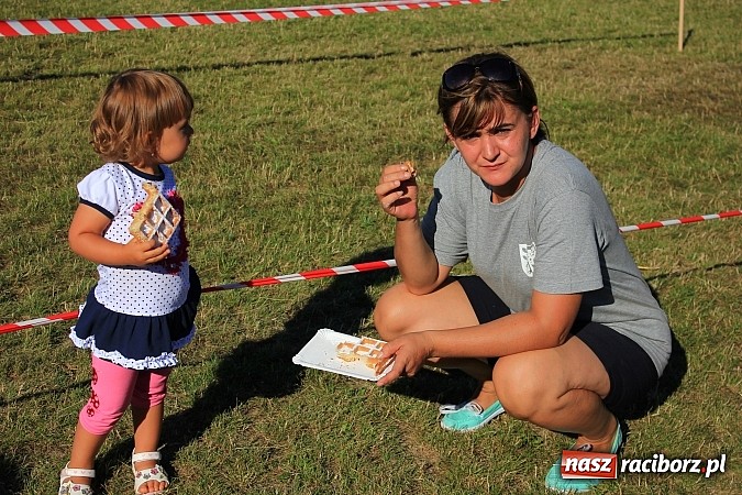 Zdjęcie w galerii na portalu naszraciborz.pl: Świetna zabawa na turnieju sołectw w Rzuchowie. Kornowac z pucharem wójta wiadomości z regionu