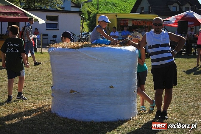 Zdjęcie w galerii na portalu naszraciborz.pl: Świetna zabawa na turnieju sołectw w Rzuchowie. Kornowac z pucharem wójta wiadomości z regionu