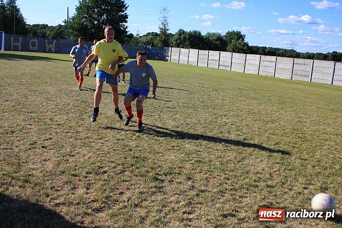 Zdjęcie w galerii na portalu naszraciborz.pl: Świetna zabawa na turnieju sołectw w Rzuchowie. Kornowac z pucharem wójta wiadomości z regionu