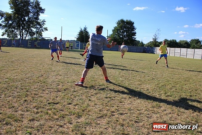 Zdjęcie w galerii na portalu naszraciborz.pl: Świetna zabawa na turnieju sołectw w Rzuchowie. Kornowac z pucharem wójta wiadomości z regionu