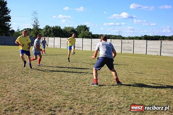 Zdjęcie w galerii na portalu naszraciborz.pl: Świetna zabawa na turnieju sołectw w Rzuchowie. Kornowac z pucharem wójta wiadomości z regionu