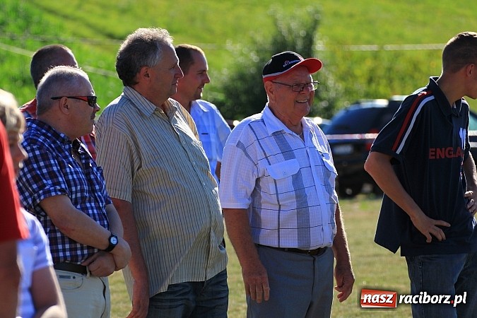 Zdjęcie w galerii na portalu naszraciborz.pl: Świetna zabawa na turnieju sołectw w Rzuchowie. Kornowac z pucharem wójta wiadomości z regionu
