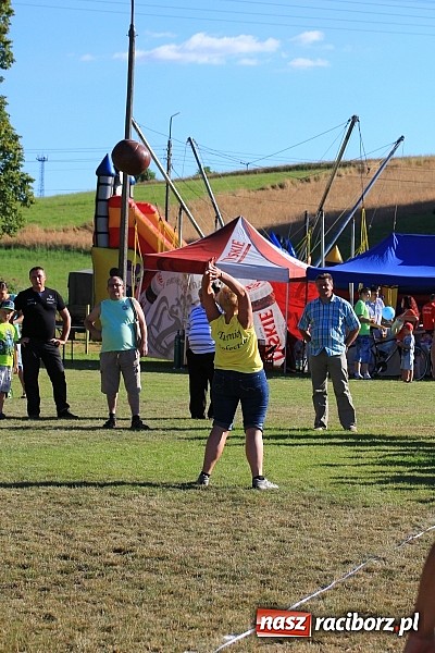 Zdjęcie w galerii na portalu naszraciborz.pl: Świetna zabawa na turnieju sołectw w Rzuchowie. Kornowac z pucharem wójta wiadomości z regionu