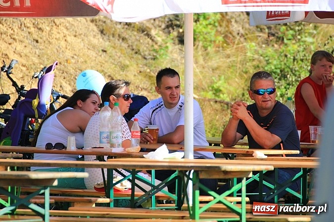 Zdjęcie w galerii na portalu naszraciborz.pl: Świetna zabawa na turnieju sołectw w Rzuchowie. Kornowac z pucharem wójta wiadomości z regionu