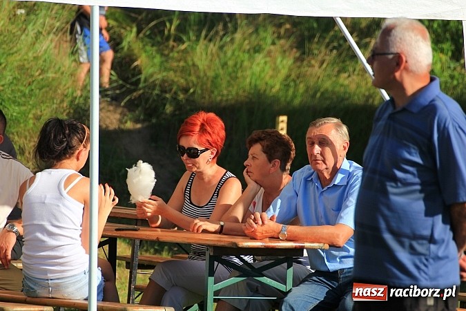 Zdjęcie w galerii na portalu naszraciborz.pl: Świetna zabawa na turnieju sołectw w Rzuchowie. Kornowac z pucharem wójta wiadomości z regionu