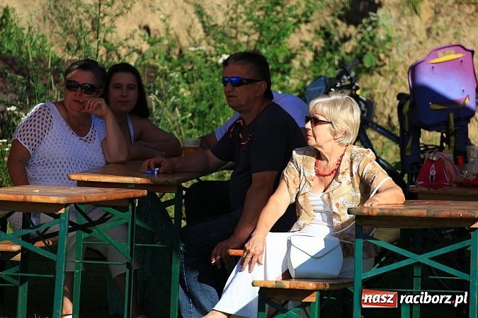 Zdjęcie w galerii na portalu naszraciborz.pl: Świetna zabawa na turnieju sołectw w Rzuchowie. Kornowac z pucharem wójta wiadomości z regionu