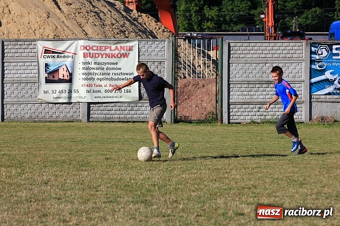 Zdjęcie w galerii na portalu naszraciborz.pl: Świetna zabawa na turnieju sołectw w Rzuchowie. Kornowac z pucharem wójta wiadomości z regionu