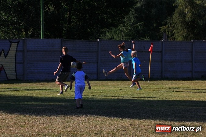 Zdjęcie w galerii na portalu naszraciborz.pl: Świetna zabawa na turnieju sołectw w Rzuchowie. Kornowac z pucharem wójta wiadomości z regionu