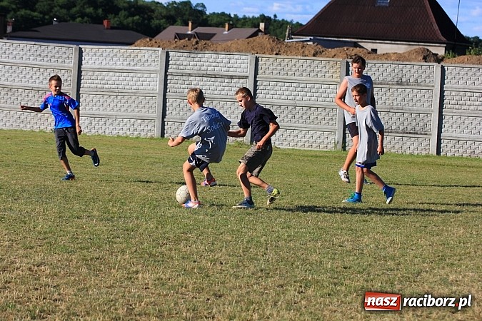 Zdjęcie w galerii na portalu naszraciborz.pl: Świetna zabawa na turnieju sołectw w Rzuchowie. Kornowac z pucharem wójta wiadomości z regionu