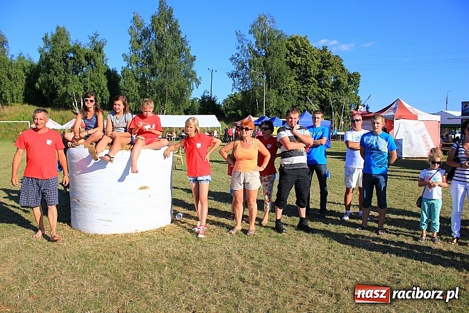 Zdjęcie w galerii na portalu naszraciborz.pl: Świetna zabawa na turnieju sołectw w Rzuchowie. Kornowac z pucharem wójta wiadomości z regionu