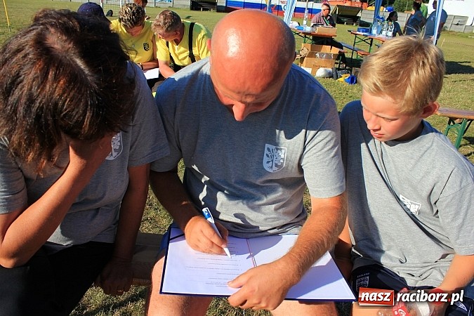 Zdjęcie w galerii na portalu naszraciborz.pl: Świetna zabawa na turnieju sołectw w Rzuchowie. Kornowac z pucharem wójta wiadomości z regionu