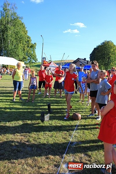 Zdjęcie w galerii na portalu naszraciborz.pl: Świetna zabawa na turnieju sołectw w Rzuchowie. Kornowac z pucharem wójta wiadomości z regionu