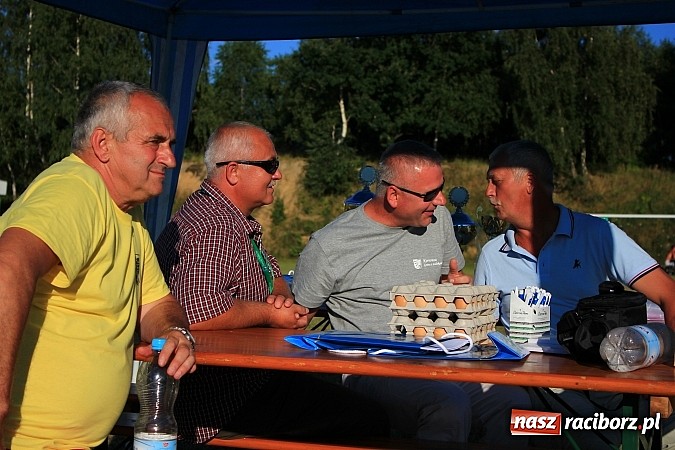 Zdjęcie w galerii na portalu naszraciborz.pl: Świetna zabawa na turnieju sołectw w Rzuchowie. Kornowac z pucharem wójta wiadomości z regionu