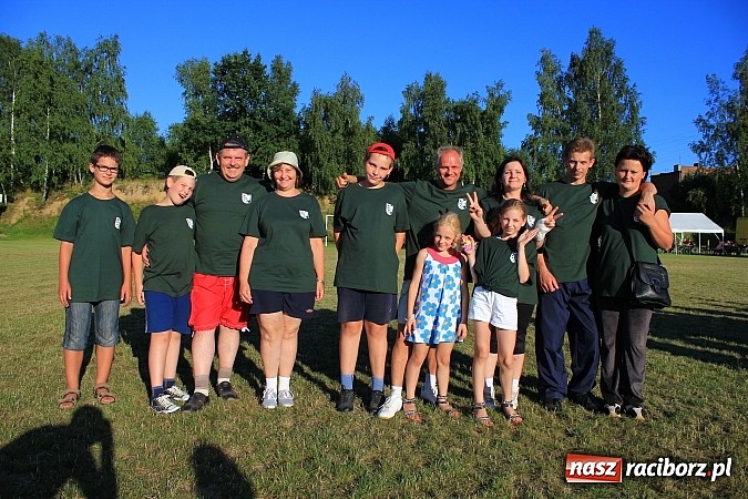 Zdjęcie w galerii na portalu naszraciborz.pl: Świetna zabawa na turnieju sołectw w Rzuchowie. Kornowac z pucharem wójta wiadomości z regionu